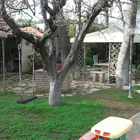 Casina Delle Arti Bed and Breakfast San Cataldo  Buitenkant foto